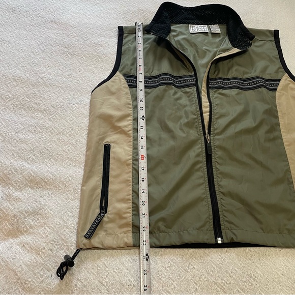Men's East West  Green and Tan Vest Size Large - Picture 5 of 8